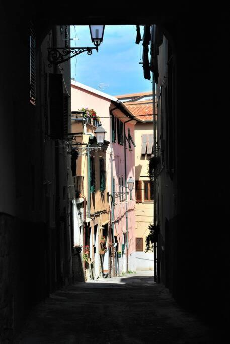 Sunny Courtyard Apartment Piombino Exterior photo