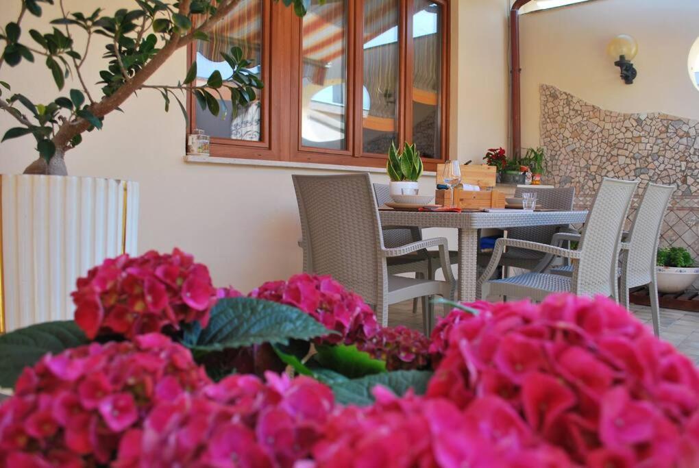 Sunny Courtyard Apartment Piombino Exterior photo