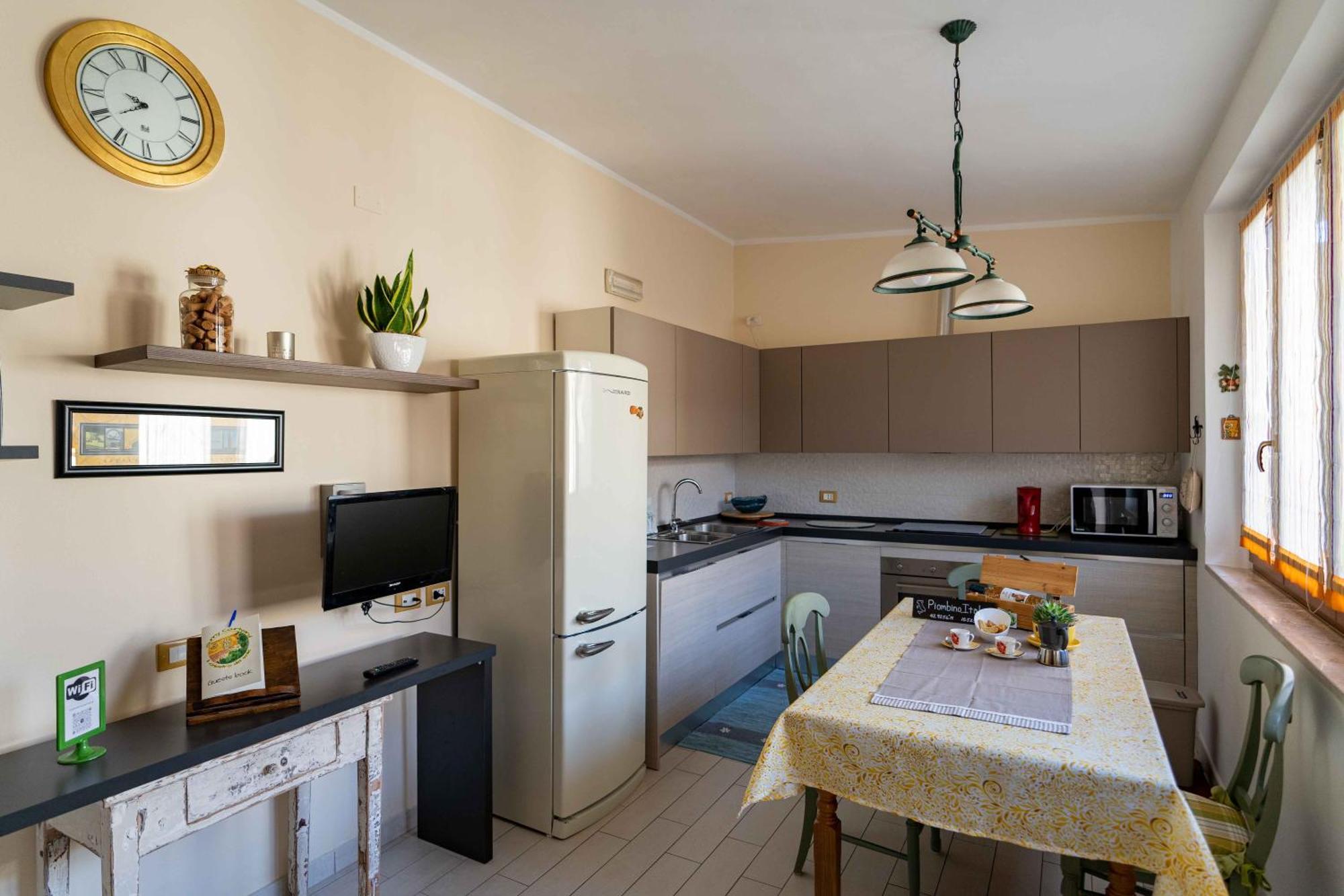 Sunny Courtyard Apartment Piombino Exterior photo