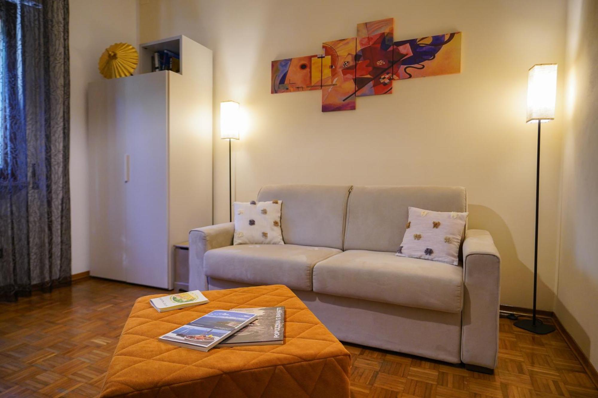 Sunny Courtyard Apartment Piombino Exterior photo